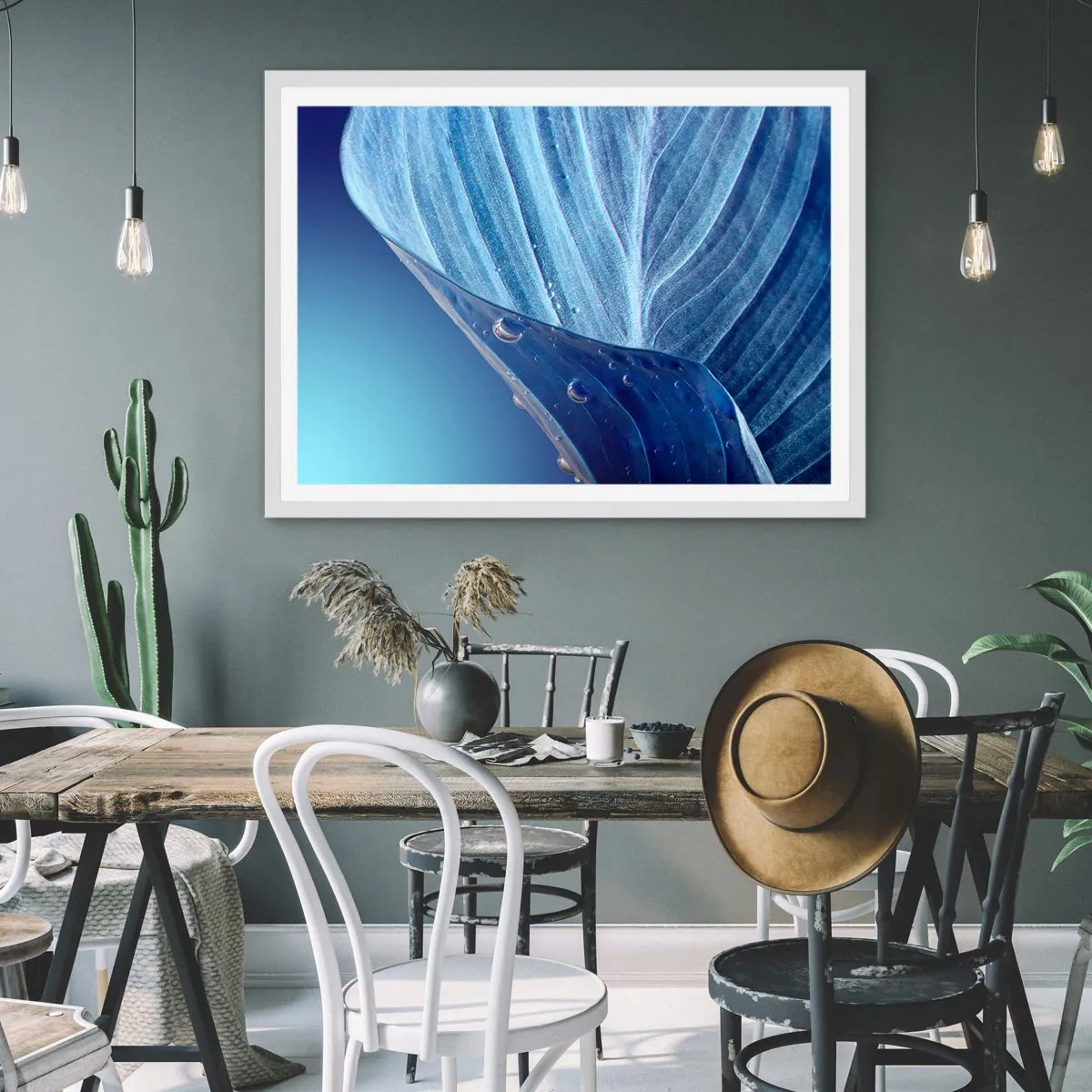 Plakat w białej ramie - Ukryte krople błękitu - 100x70 cm