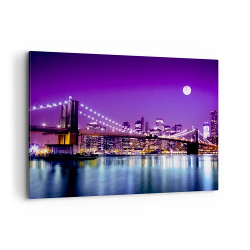 Obraz na płótnie - Brooklyn Bridge nocą z podświetlonym miastem i pełnią księżyca - 120x80cm - Światła wielkiego miasta we fiolecie - Nowoczesna dekoracja ścienna do salonu, kuchni i sypialni ARTTOR