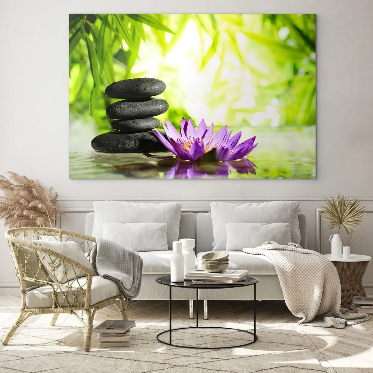 Obraz na szkle - Fioletowy kwiat lotosu z kamieniami zen na tle zieleni - 120x80cm - W bambusowym chruśniaku - Nowoczesna dekoracja ścienna do salonu, kuchni i sypialni ARTTOR