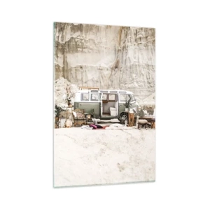 Obraz na szkle - Retro camper z aranżacją boho na tle skalistego krajobrazu - 80x120cm - Podróż czas zacząć - Nowoczesna dekoracja ścienna do salonu i sypialni ARTTOR