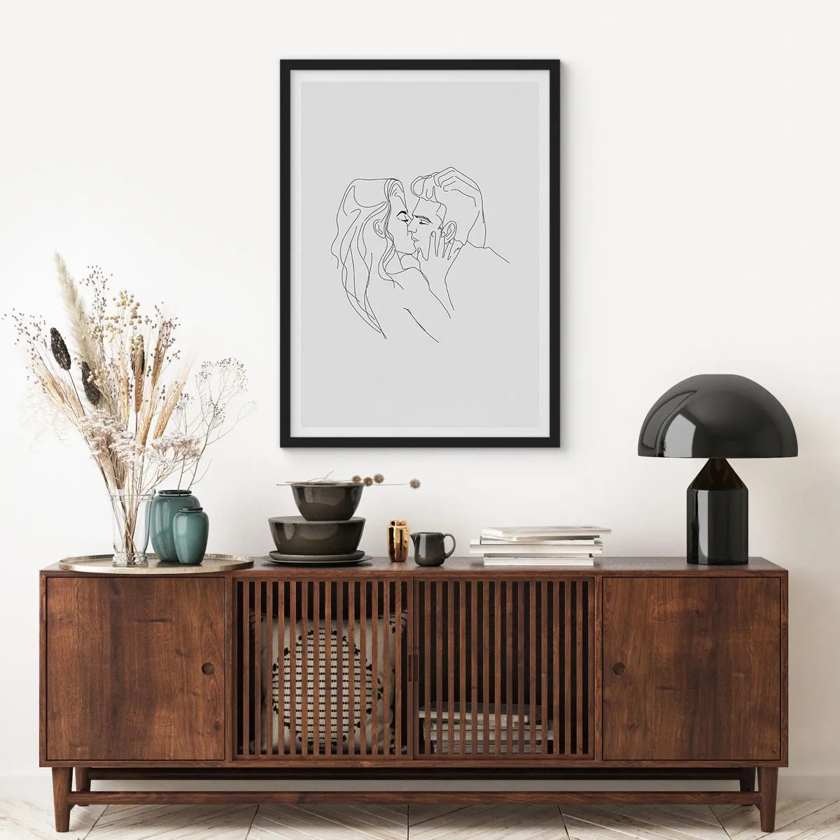 Plakat w czarnej ramie - Minimalistyczna kreskówka przedstawiająca pocałunek pary - 50x70cm - Tą samą kreską - Nowoczesna dekoracja ścienna do salonu i sypialni ARTTOR