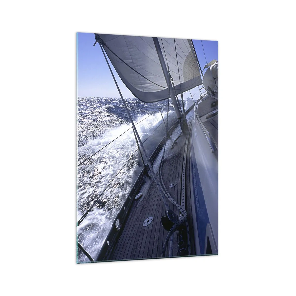 Obraz na szkle - Żaglówka na wzburzonym morzu z białymi żaglami i drewnianym pokładem. - 70x100cm - Wiem, co to być ptakiem - Nowoczesna dekoracja ścienna do salonu i sypialni ARTTOR