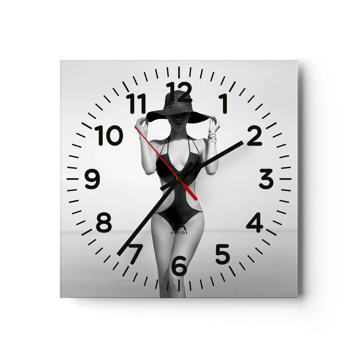 Zegar ścienny - Na imię mi: Elegancja - 40x40 cm