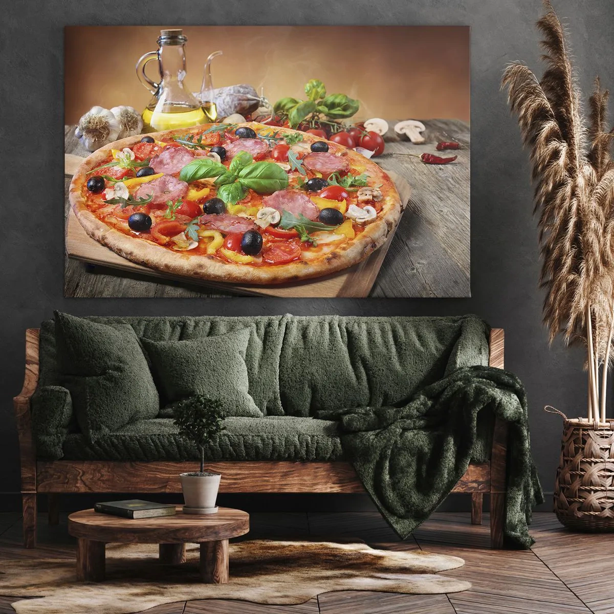 Obraz na płótnie - Apetyczna pizza na drewnianym stole z dodatkami - 100x70cm - Z prawdziwie włoskim smakiem - Nowoczesna dekoracja ścienna do salonu, kuchni i sypialni ARTTOR