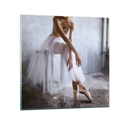 Obraz na szkle - Zanim zabłysną światła rampy - 60x60 cm