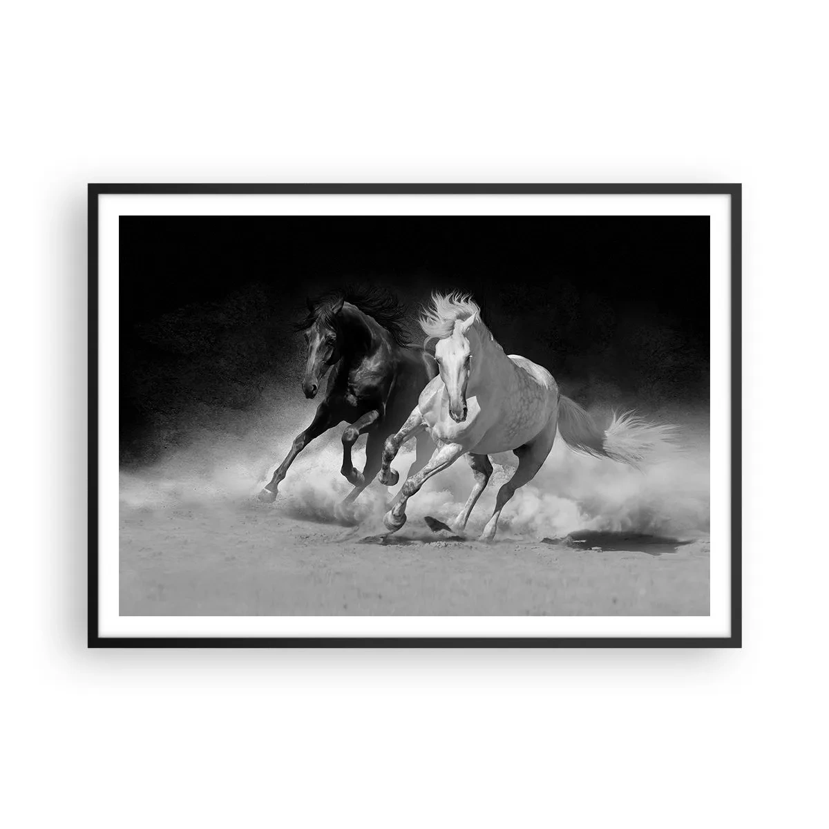 Plakat w czarnej ramie - Biegnące konie w czerni i bieli - 100x70cm - Galop wolności - Nowoczesna dekoracja ścienna do salonu i sypialni ARTTOR