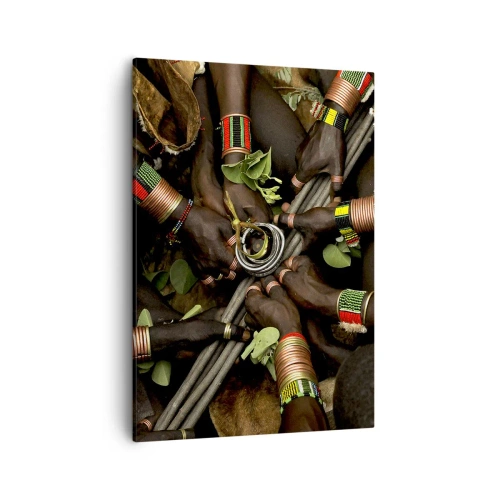 Obraz na płótnie - Ręce ludzi splecione w symbolicznym geście jedności - 50x70cm - Jesteśmy razem - Nowoczesna dekoracja ścienna do salonu, kuchni i sypialni ARTTOR