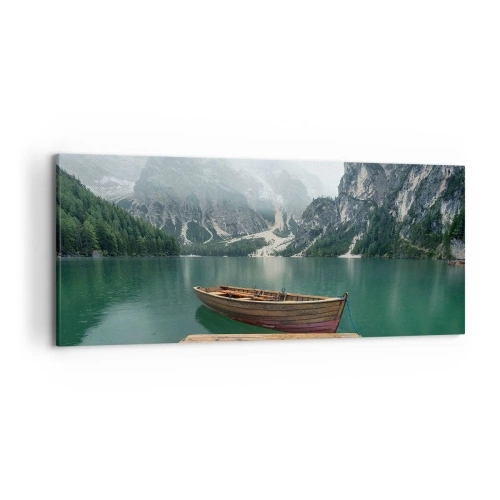 Obraz na płótnie - Drewniana łódź przy pomoście na jeziorze otoczonym górami - 120x50cm - "I dumne opoki czoła" - Nowoczesna dekoracja ścienna do salonu i sypialni ARTTOR