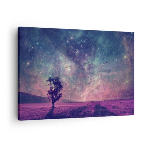 Obraz na płótnie - Drzewo na tle gwiaździstego nieba w fioletowo-niebieskich barwach - 70x50cm - Pod magicznym niebem - Nowoczesna dekoracja ścienna do salonu i sypialni ARTTOR