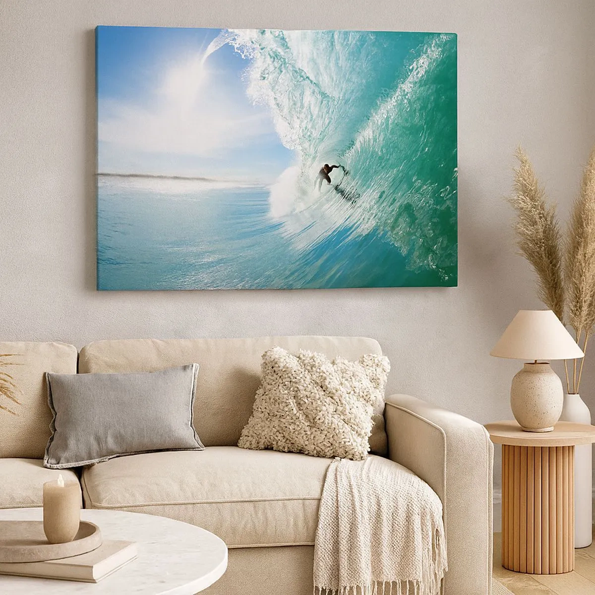 Obraz na płótnie - Surfer na fali w świetle słońca na tle błękitnego nieba - 70x50cm - Zawsze na fali - Nowoczesna dekoracja ścienna do salonu i sypialni ARTTOR