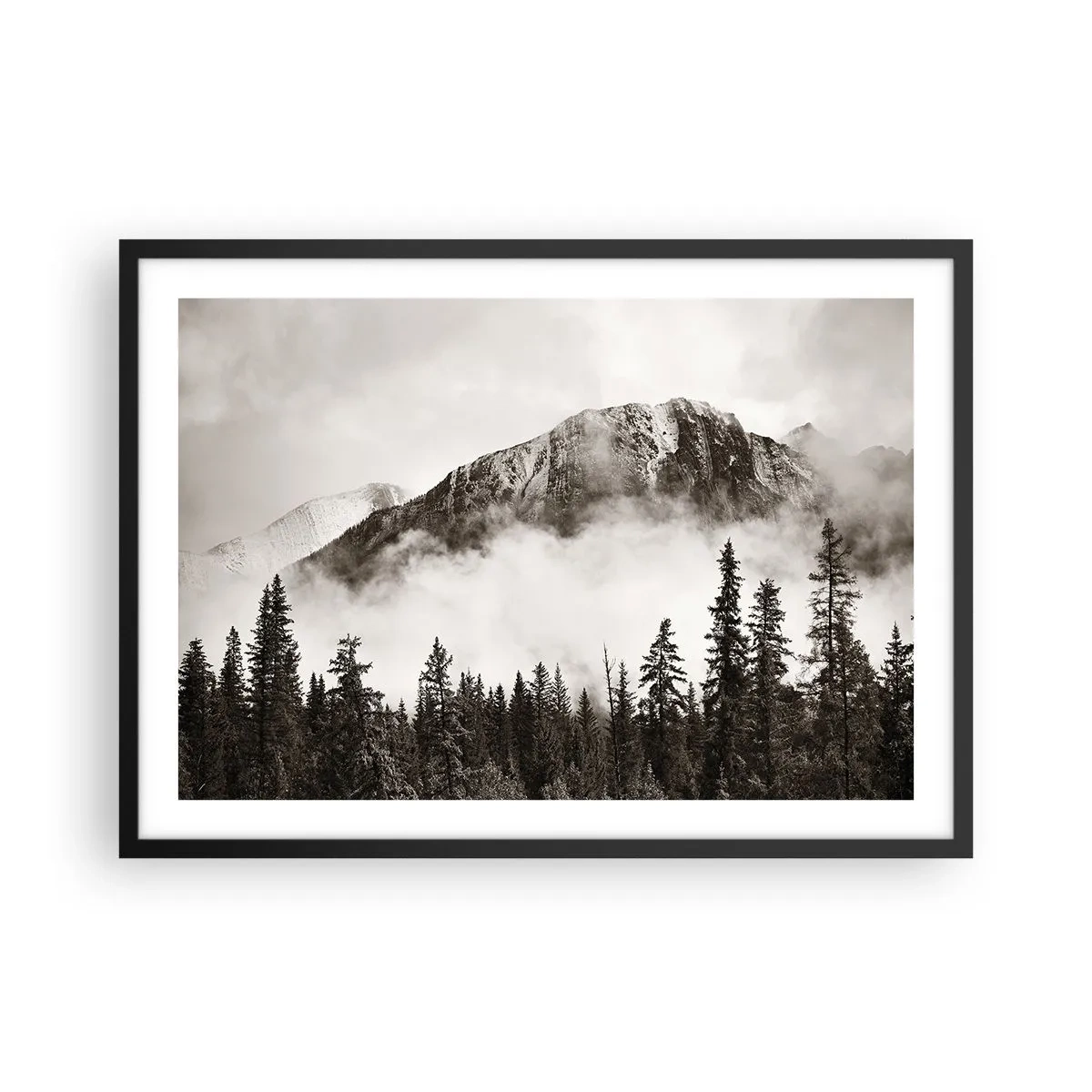 Plakat w czarnej ramie - Malowniczy szczyt górski otoczony mgłą i lasem w odcieniach sepia - 70x50cm - Granitowy władca - Nowoczesna dekoracja ścienna do salonu i sypialni ARTTOR