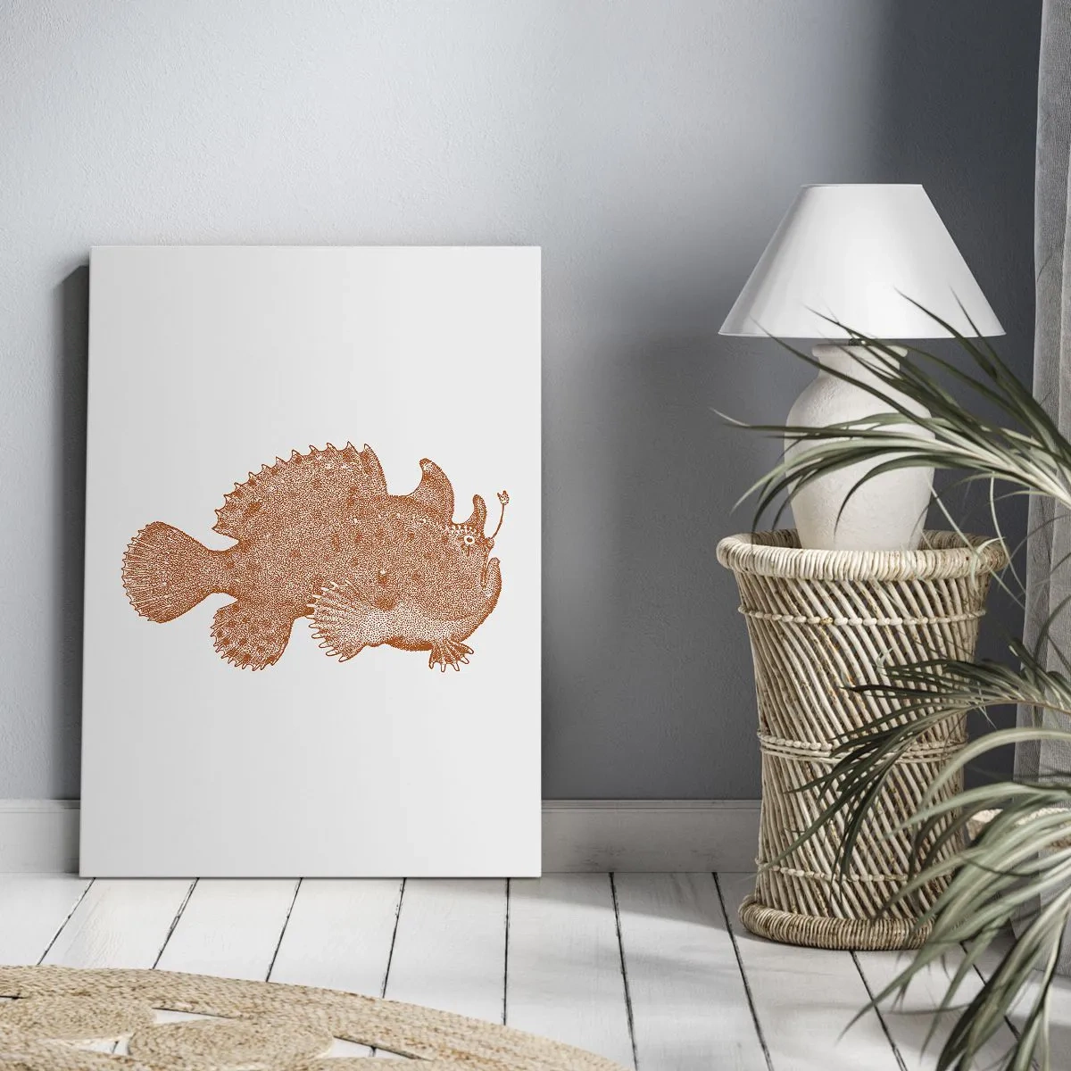 Obraz na płótnie - Dekoracyjna grafika przedstawiająca brązową rybę żabnicę na jasnym tle - 50x70cm - A jednak ryba - Nowoczesna dekoracja ścienna do salonu, kuchni i sypialni ARTTOR