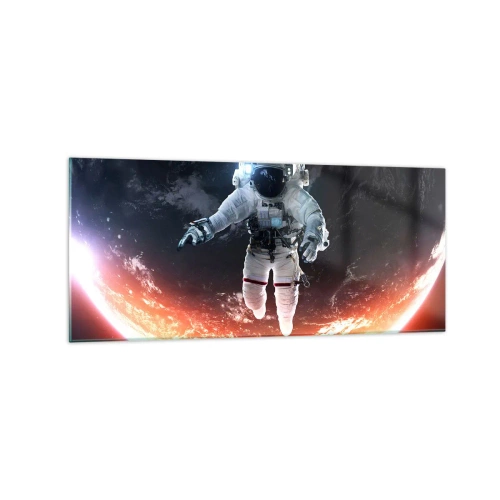 Obraz na szkle - Astronauta unoszący się nad Ziemią oświetloną słońcem - 120x50cm - Mogę zostać jeszcze chwilę? - Nowoczesna dekoracja ścienna do salonu i sypialni ARTTOR
