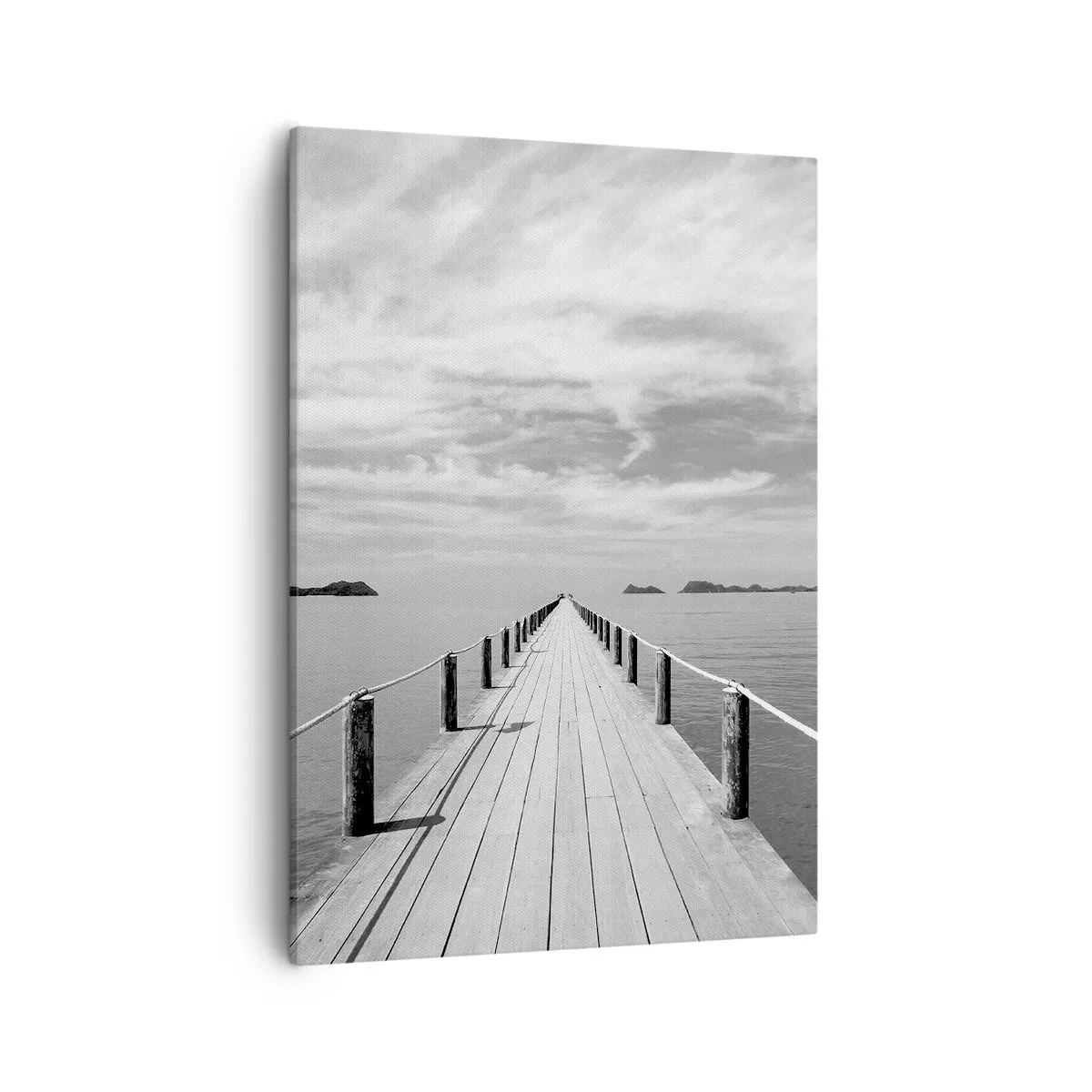 Obraz na płótnie - Drewniane molo prowadzące w stronę horyzontu w czarno-białej tonacji - 50x70cm - A może podróż… - Nowoczesna dekoracja ścienna do salonu, kuchni i sypialni ARTTOR