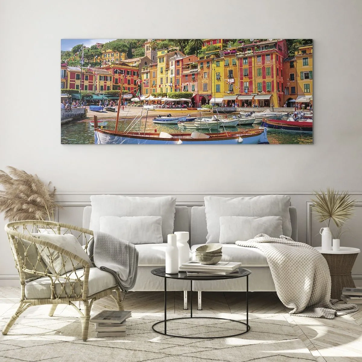 Obraz na szkle - Kolorowe kamienice i łodzie w nadmorskim włoskim miasteczku - 120x50cm - Włoskie przedpołudnie - Nowoczesna dekoracja ścienna do salonu i sypialni ARTTOR