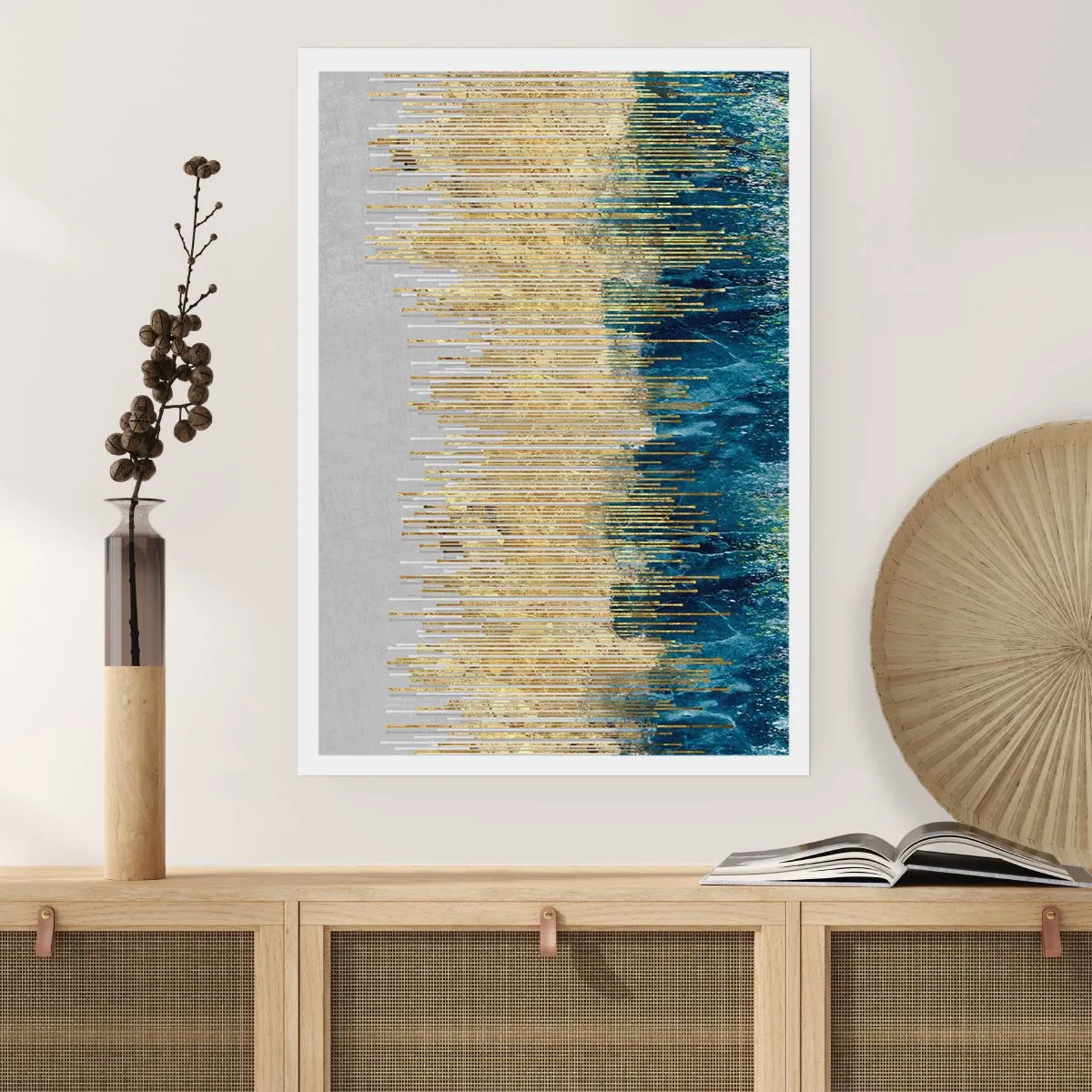 Plakat - Abstrakcyjna kompozycja inspirowana złotą plażą i oceanem - 50x70cm - Wyzłocona granica - Nowoczesna dekoracja ścienna do salonu, kuchni i sypialni ARTTOR