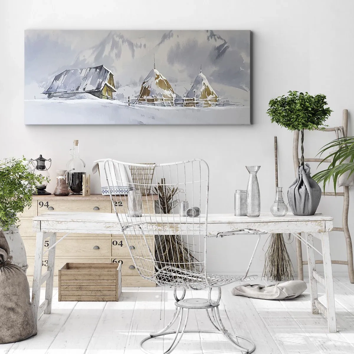 Obraz na płótnie - Zimowy krajobraz z chatą i stogami siana w górach - 140x50cm - W śnieżnej kotlinie - Nowoczesna dekoracja ścienna do salonu i sypialni ARTTOR