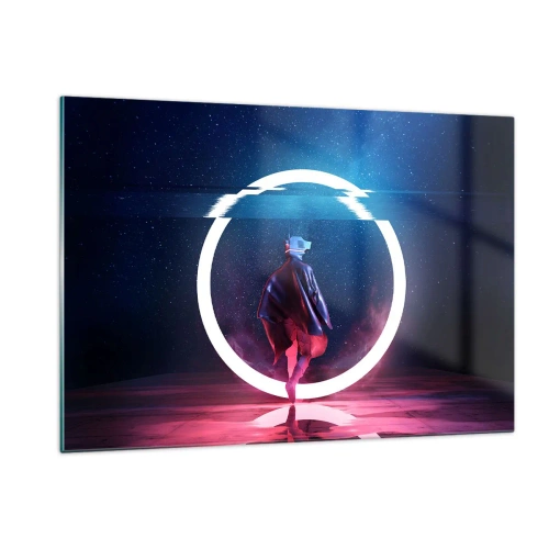 Obraz na szkle - Postać w futurystycznej scenerii z neonowym pierścieniem - 120x80cm - Między światami - Nowoczesna dekoracja ścienna do salonu, kuchni i sypialni ARTTOR