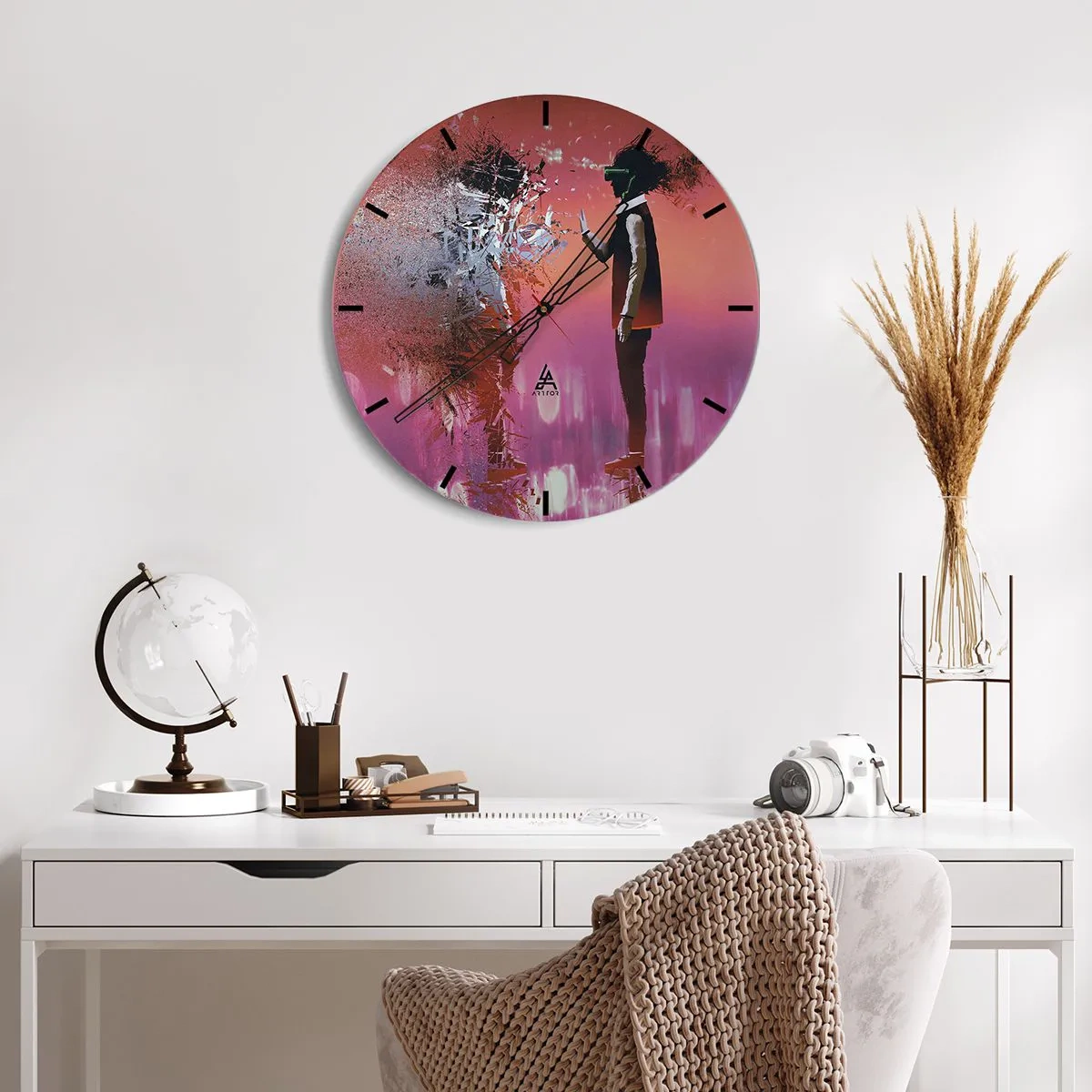 Zegar ścienny - Postać z okularami VR w futurystycznym, różowym świecie - 30x30cm - Czy można wejrzeć w siebie? - Nowoczesna dekoracja ścienna do salonu, kuchni i sypialni ARTTOR
