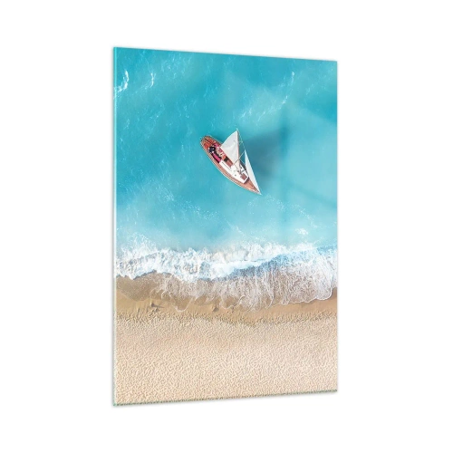 Obraz na szkle - Żaglówka na lazurowym morzu przy piaszczystej plaży - 50x70cm - Na granicy błękitu i złota - Nowoczesna dekoracja ścienna do salonu, kuchni i sypialni ARTTOR
