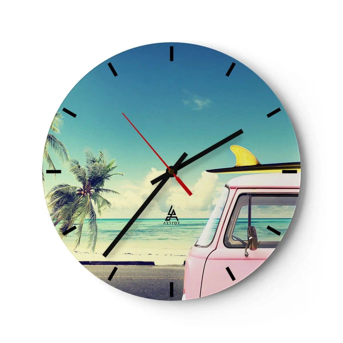 Zegar ścienny - Różowy van z deską surfingową na plaży - 30x30cm - Wakacje czas zacząć - Nowoczesna dekoracja ścienna do salonu, kuchni i sypialni ARTTOR