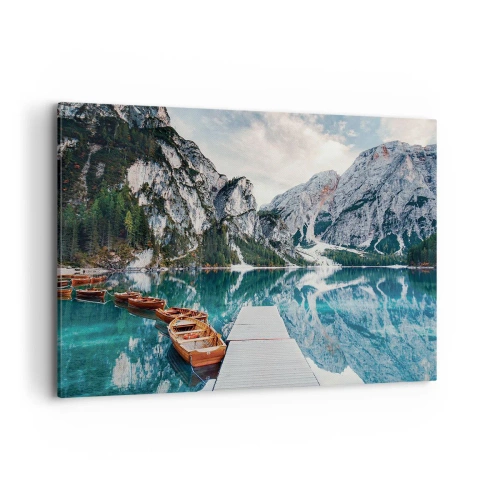 Obraz na płótnie - Jezioro z łodziami otoczone górami - 100x70cm - Pokażemy ci piękno - Nowoczesna dekoracja ścienna do salonu, kuchni i sypialni ARTTOR