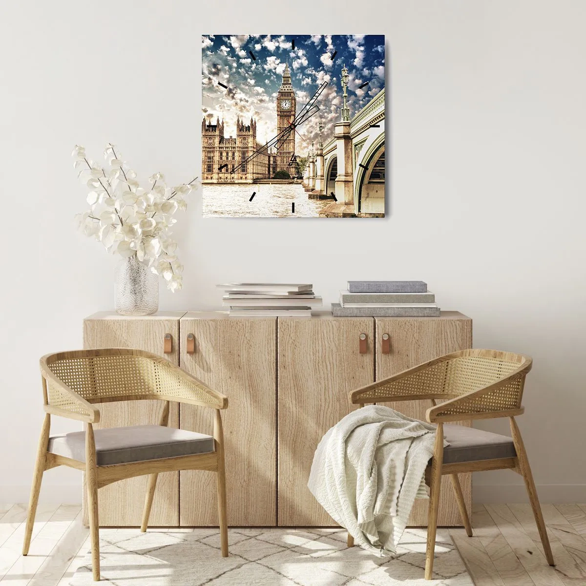 Zegar ścienny - Big Ben i Westminster Bridge oświetlone słońcem w Londynie - 30x30cm - Pierzaste obłoki nad Tamizą - Nowoczesna dekoracja ścienna do salonu i sypialni ARTTOR
