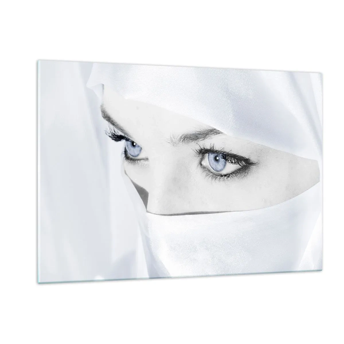 Obraz na szkle - Subtelny portret z wyrazistymi niebieskimi oczami - 120x80cm - Wprost z tysiąca i jednej nocy - Nowoczesna dekoracja ścienna do salonu, kuchni i sypialni ARTTOR