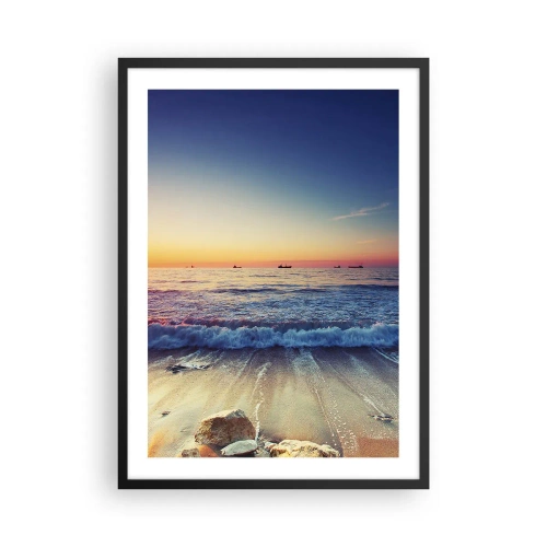 Plakat w czarnej ramie - Zachód słońca nad morzem z delikatnymi falami na plaży - 50x70cm - A co za horyzontem? - Nowoczesna dekoracja ścienna do salonu i sypialni ARTTOR