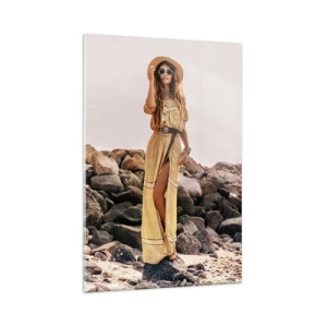 Obraz na szkle - Kobieta w stylu boho na tle kamienistej plaży - 70x100cm - Magia kamieni - Nowoczesna dekoracja ścienna do salonu i sypialni ARTTOR
