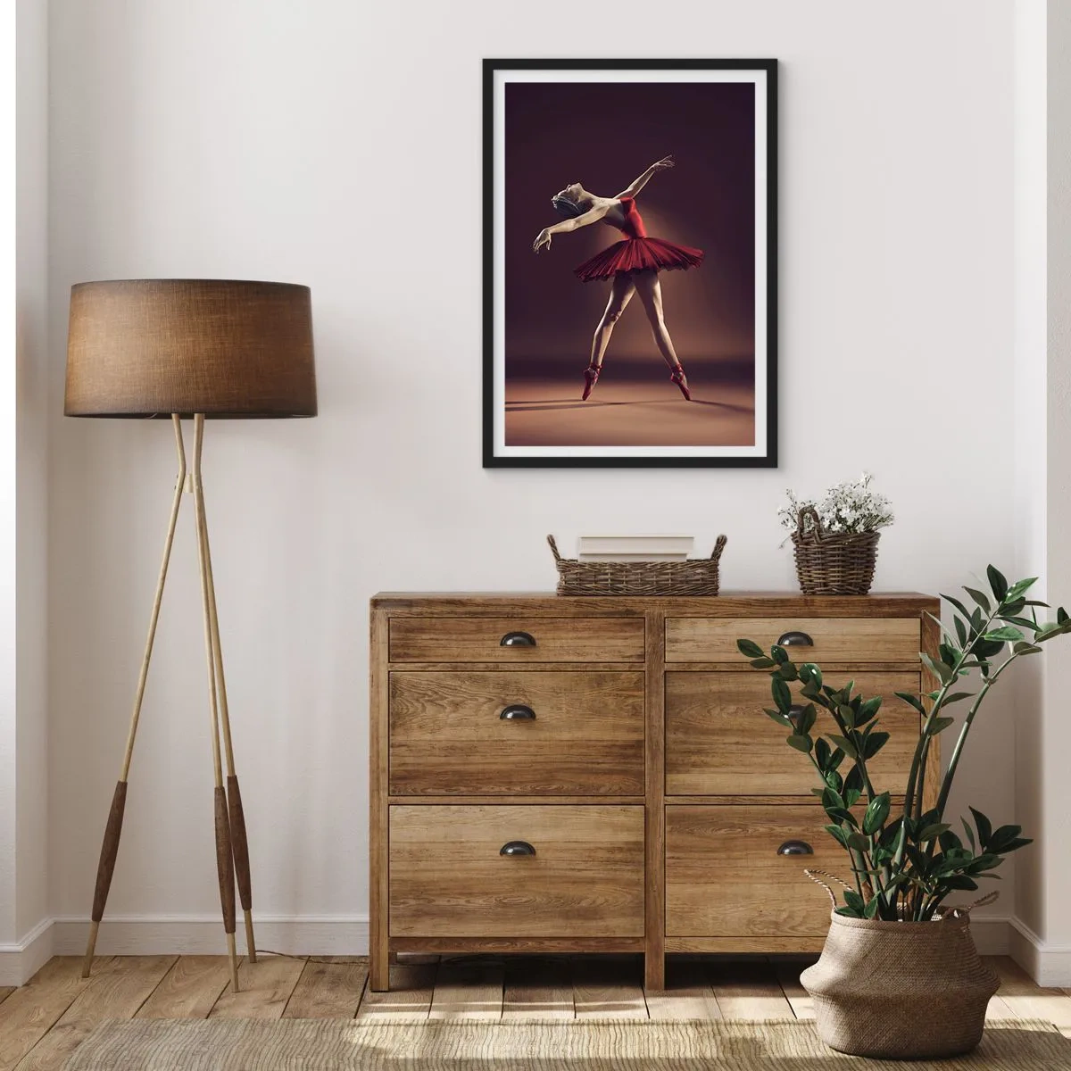 Plakat w czarnej ramie - Tancerka baletowa w czerwonej sukience na scenie - 50x70cm - Prima ballerina - Nowoczesna dekoracja ścienna do salonu i sypialni ARTTOR