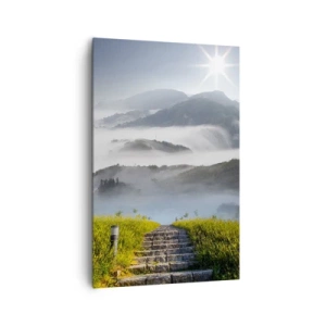Obraz na płótnie - Kamienne schody prowadzące wśród gór spowitych mgłą o poranku - 80x120cm - Wciąż w górę ku chmurom - Nowoczesna dekoracja ścienna do salonu i sypialni ARTTOR