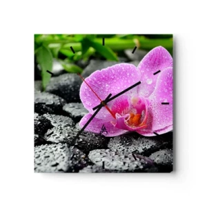 Zegar ścienny - Różowa orchidea na mokrych czarnych kamieniach z zielonymi liśćmi - 30x30cm - Jak otwarte serce - Nowoczesna dekoracja ścienna do salonu i sypialni ARTTOR