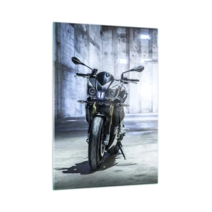 Obraz na szkle - Motocykl w industrialnym wnętrzu z betonowymi ścianami - 50x70cm - Zanim zawyje silnik - Nowoczesna dekoracja ścienna do salonu, kuchni i sypialni ARTTOR