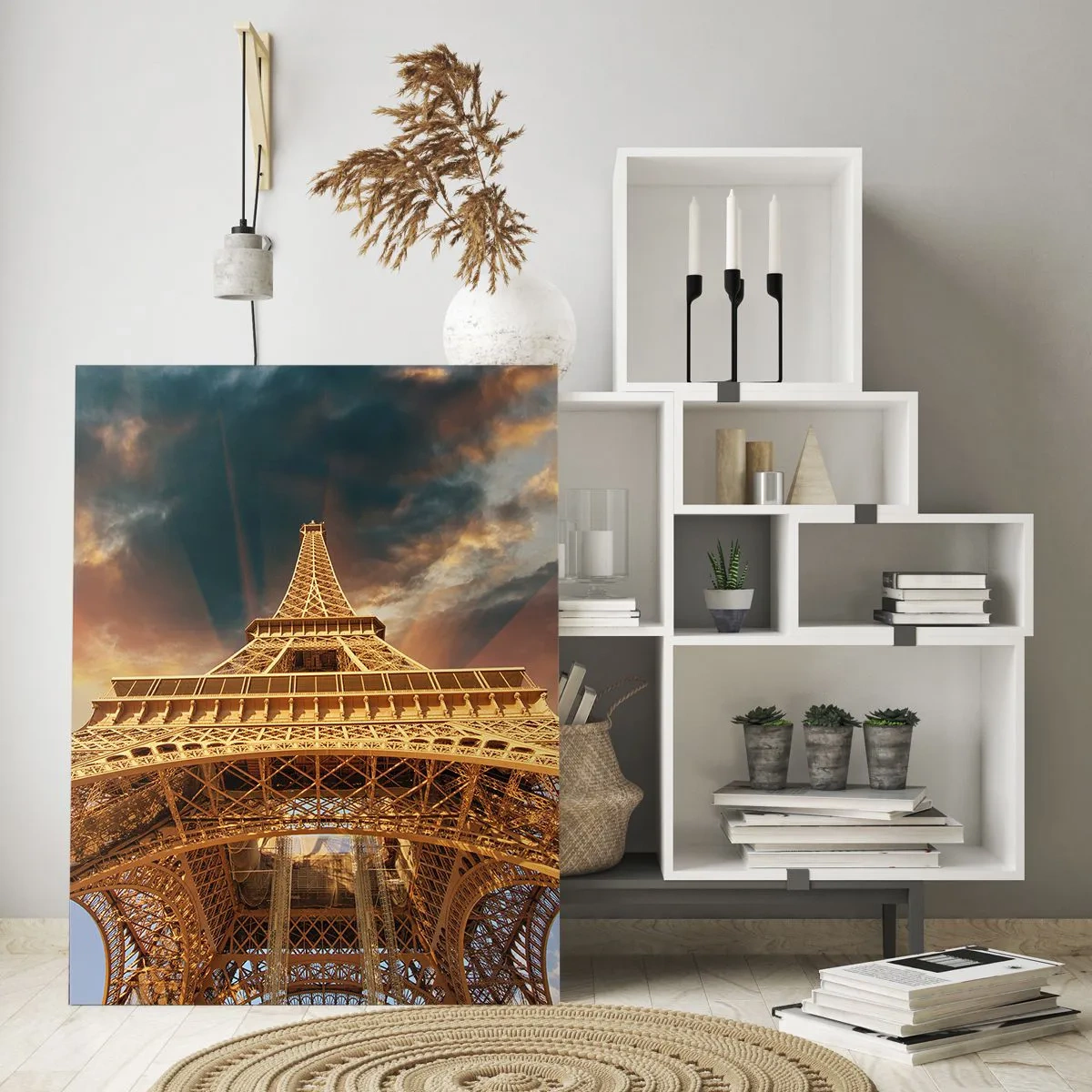 Obraz na szkle - Wieża Eiffla uchwycona z perspektywy żabiej - 50x70cm - Jak ludzkość sięgnęła nieba - Nowoczesna dekoracja ścienna do salonu, kuchni i sypialni ARTTOR