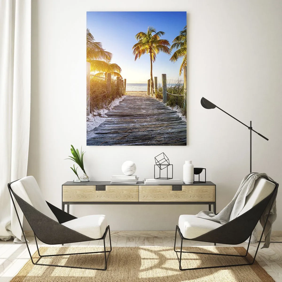 Obraz na szkle - Drewniana ścieżka na plaży w otoczeniu palm - 50x70cm - Prosto do raju - Nowoczesna dekoracja ścienna do salonu, kuchni i sypialni ARTTOR
