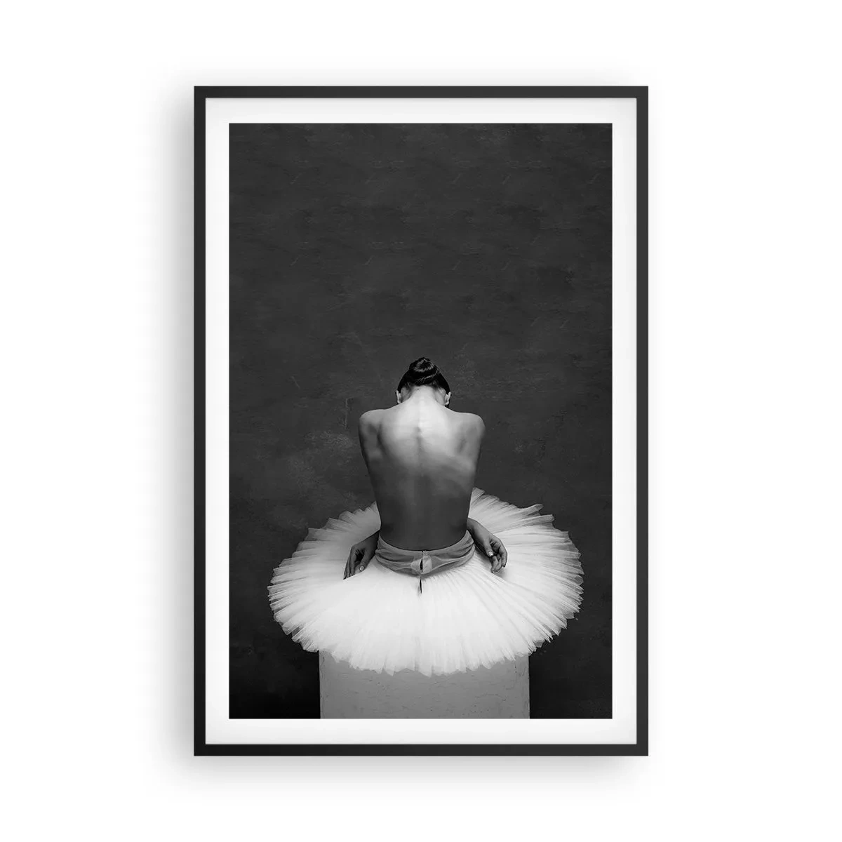 Plakat w czarnej ramie - Właśnie rozkwita - 61x91 cm