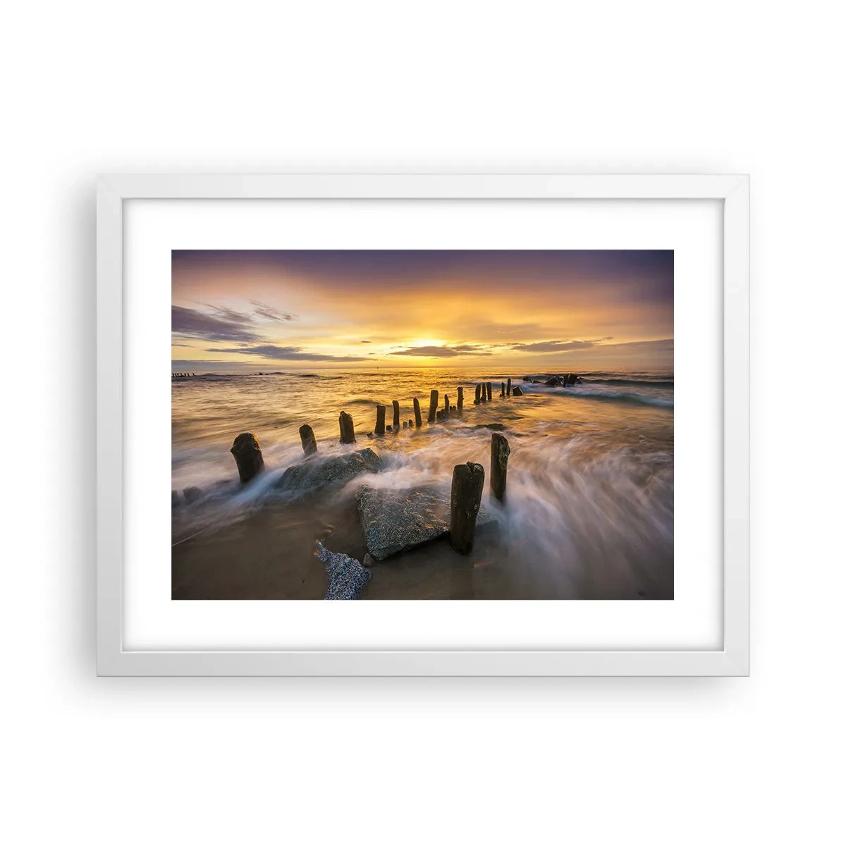 Plakat w białej ramie - Surowe piękno Bałtyku - 40x30 cm