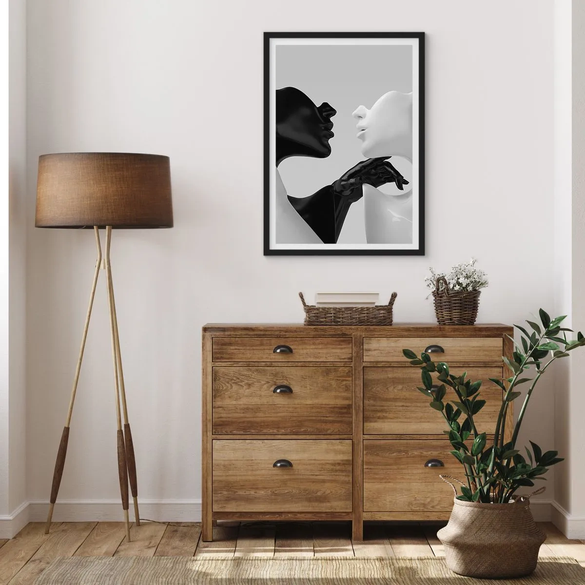 Plakat w czarnej ramie - Czarno-biała kompozycja dwóch twarzy w bliskim kontakcie - 50x70cm - Przyciąganie – pożądanie - Nowoczesna dekoracja ścienna do salonu i sypialni ARTTOR