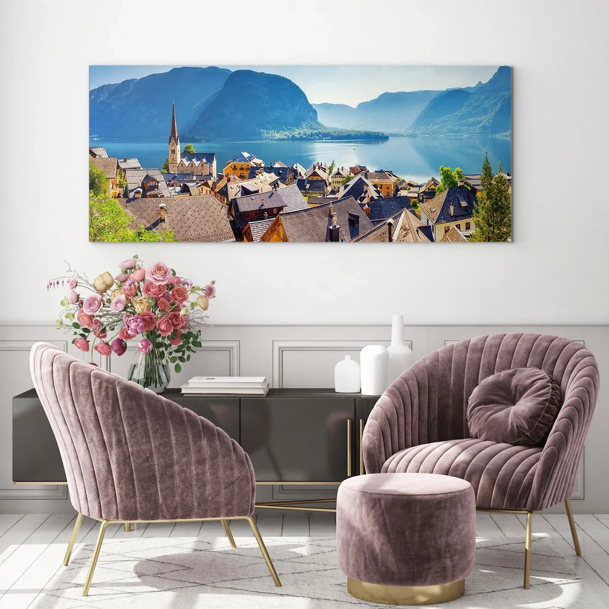 Obraz na szkle - Malownicza wioska nad jeziorem otoczonym górami w słoneczny dzień - 120x50cm - Bardziej malowniczo się nie da - Nowoczesna dekoracja ścienna do salonu i sypialni ARTTOR