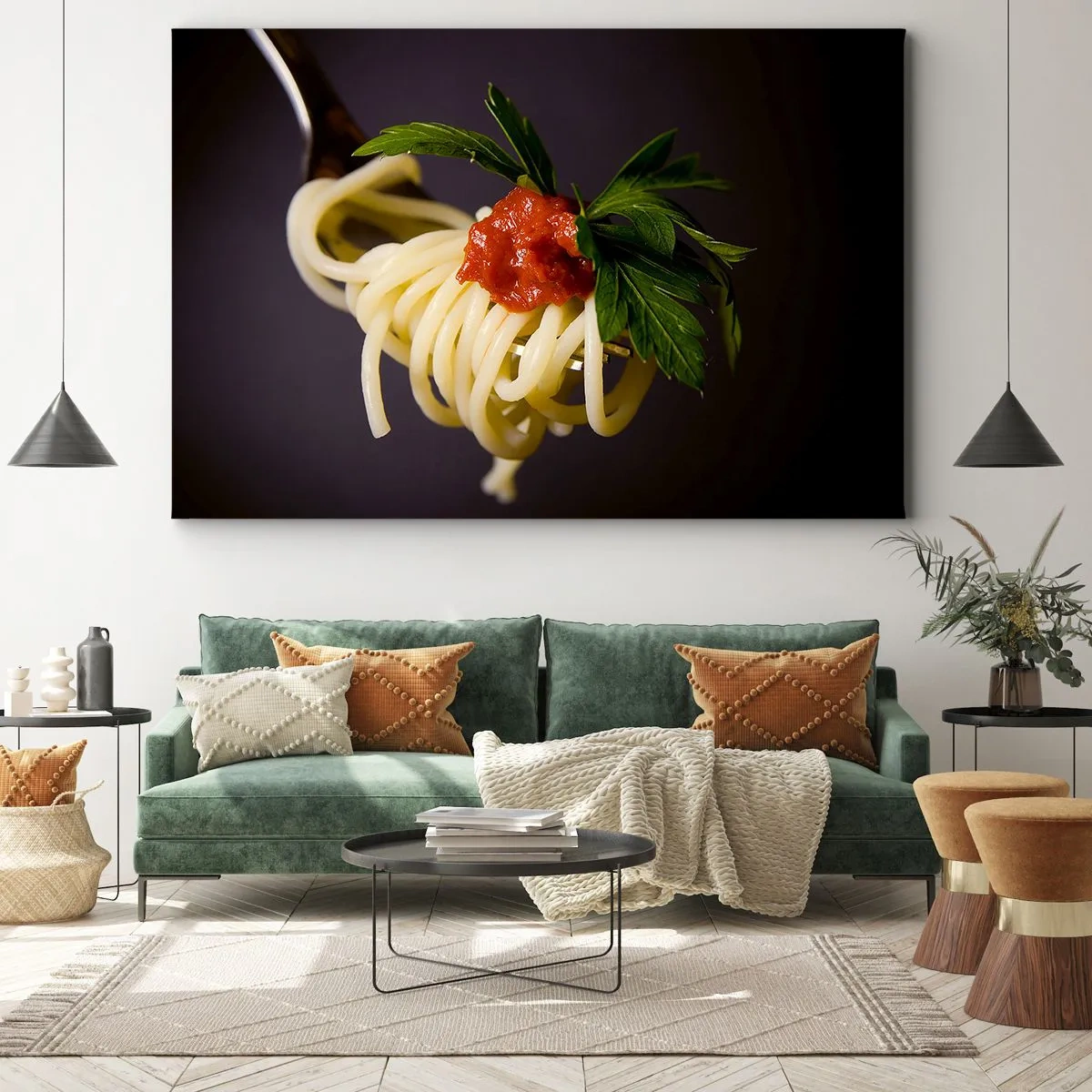 Obraz na płótnie - Makaron spaghetti na widelcu z sosem pomidorowym i natką pietruszki - 70x50cm - Smakowity kęs - Nowoczesna dekoracja ścienna do salonu i sypialni ARTTOR