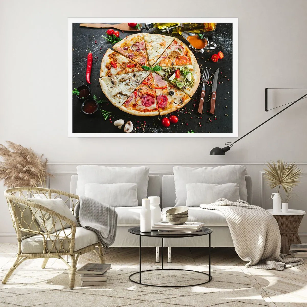 Plakat - Pizza w różnych smakach na tle z dodatkami - 100x70cm - Wachlarz smaków - Nowoczesna dekoracja ścienna do salonu i sypialni ARTTOR