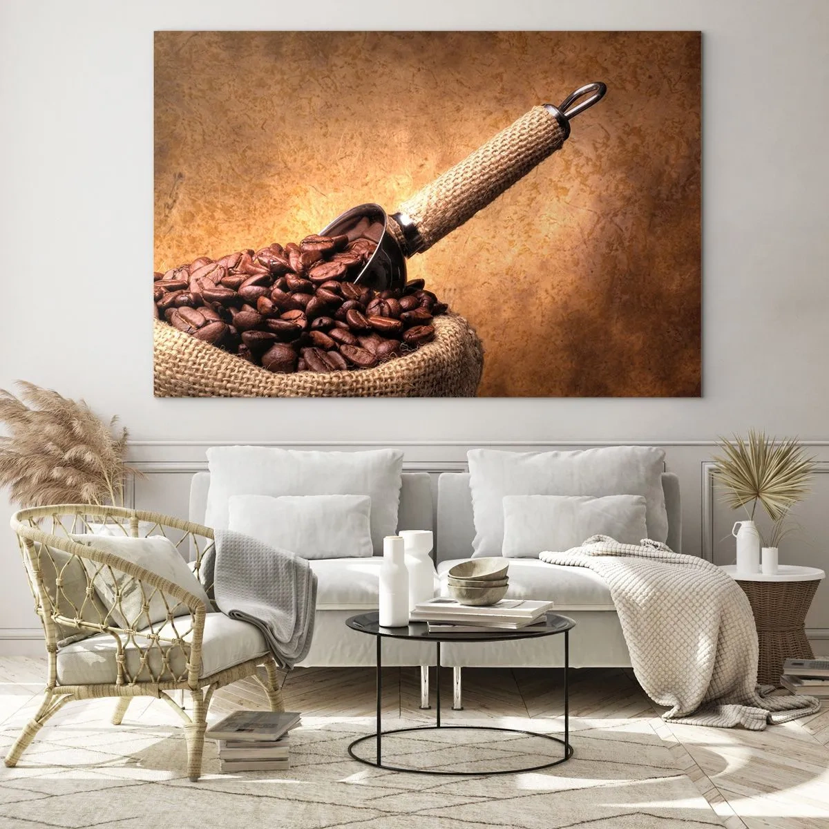 Obraz na szkle - Ziarna kawy w worku jutowym z metalową łopatką - 70x50cm - U źródeł smaku - Nowoczesna dekoracja ścienna do salonu i sypialni ARTTOR