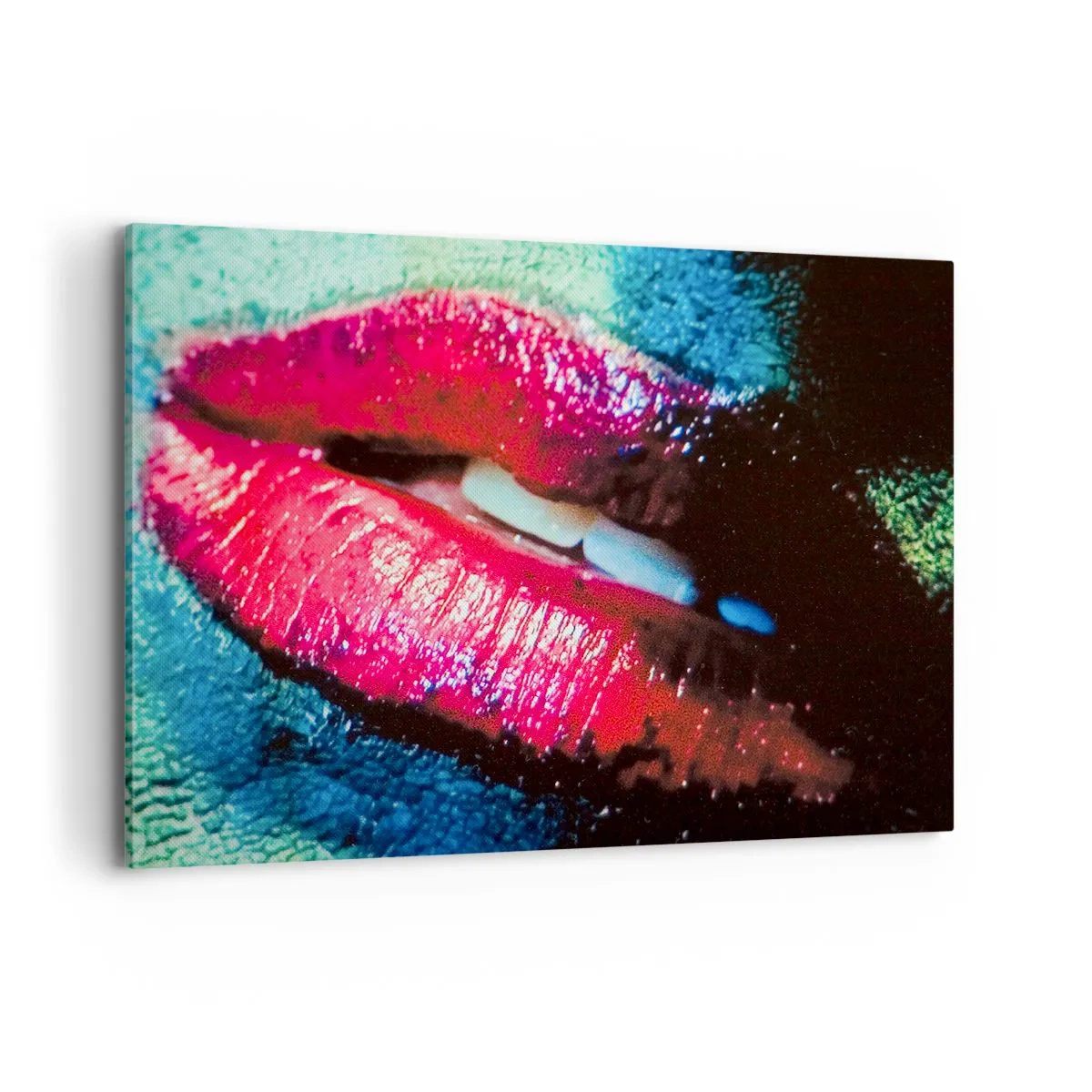 Obraz na płótnie - Zbliżenie kolorowych, błyszczących ust na artystycznym tle - 120x80cm - Zmysłowe i niepokojące - Nowoczesna dekoracja ścienna do salonu, kuchni i sypialni ARTTOR