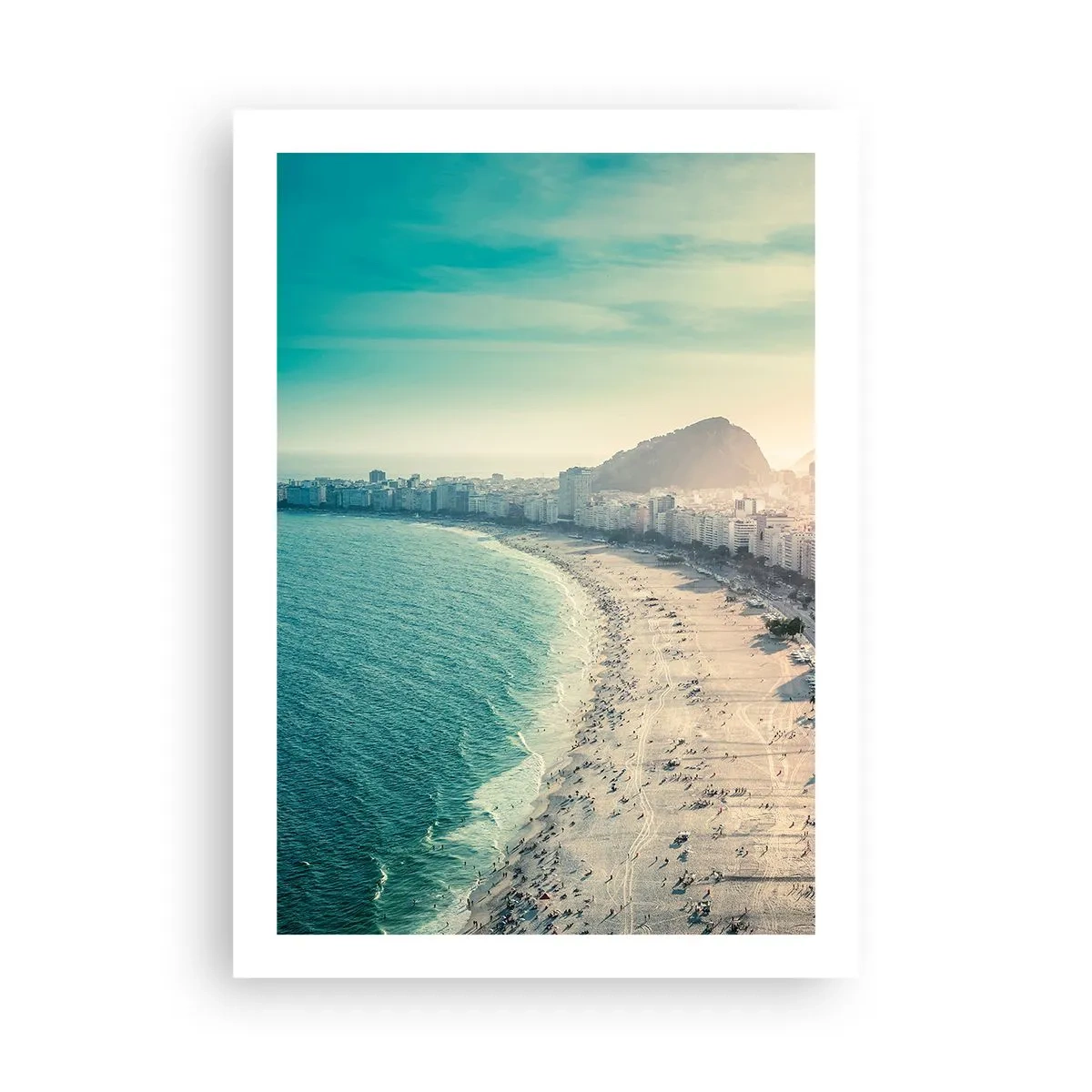 Plakat - Widok na plażę i miasto o zachodzie słońca - 50x70cm - Wieczne wakacje w Rio - Nowoczesna dekoracja ścienna do salonu, kuchni i sypialni ARTTOR