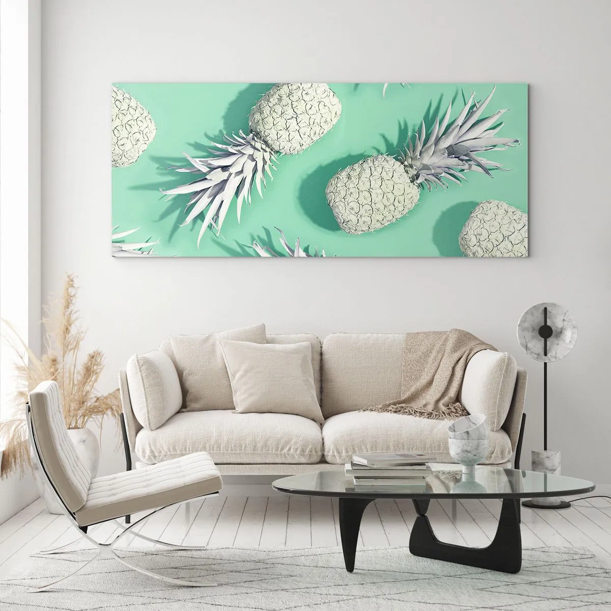 Obraz na szkle - Białe ananasy na pastelowym tle w stylu minimalistycznym - 140x50cm - świetnie komponują się z miętą - Nowoczesna dekoracja ścienna do salonu i sypialni ARTTOR