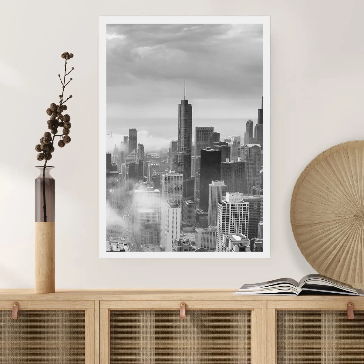 Plakat - Czarno-biały widok na panoramę miasta z wieżowcami w chmurach - 50x70cm - Pejzaż amerykański - Nowoczesna dekoracja ścienna do salonu, kuchni i sypialni ARTTOR