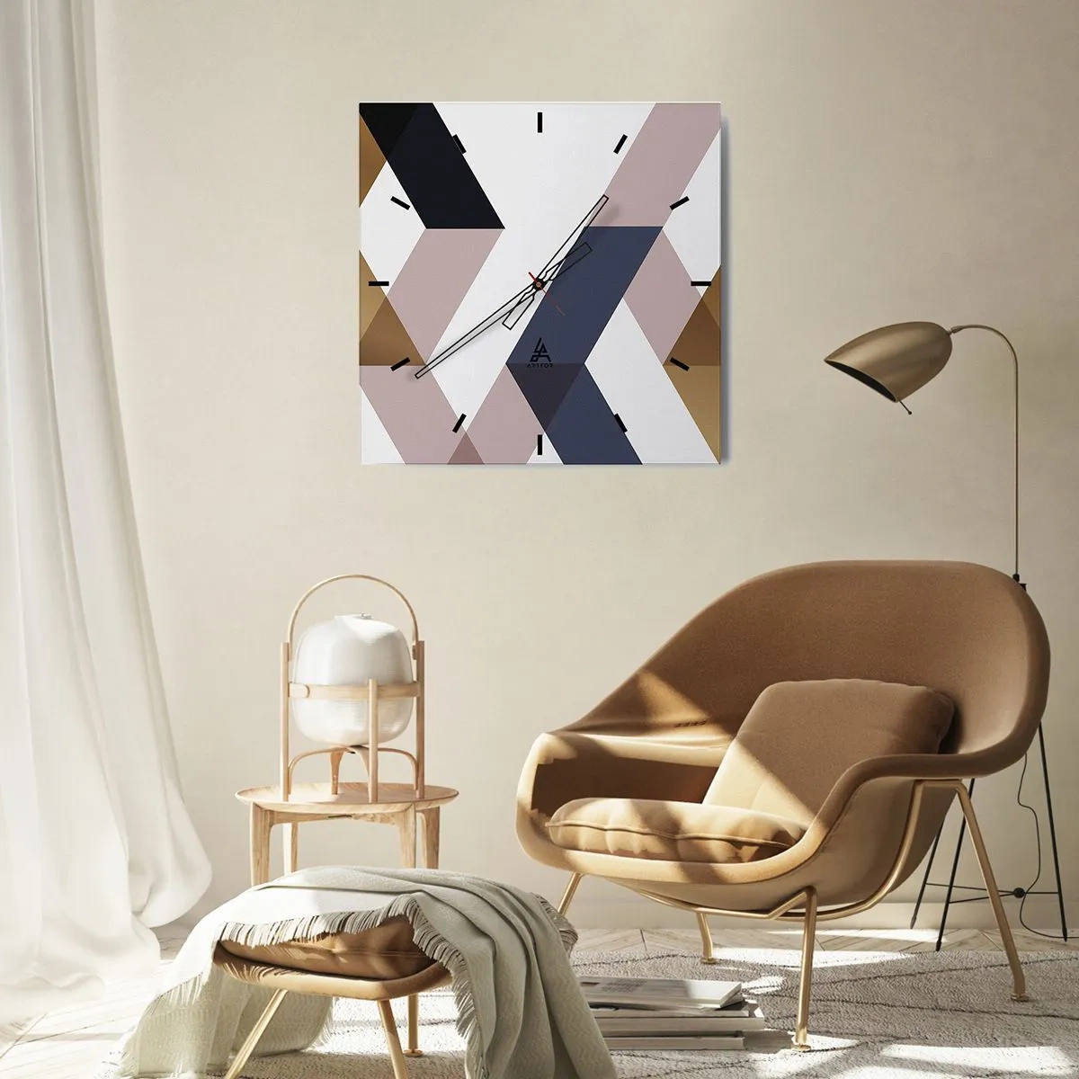 Zegar ścienny - Geometryczne wzory w odcieniach złota i granatu - 30x30cm - Płaszczyzny i kąty - Nowoczesna dekoracja ścienna do salonu i sypialni ARTTOR
