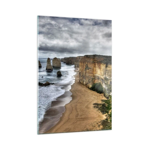 Obraz na szkle - Klify z widokiem na ocean i plażę pod pochmurnym niebem - 50x70cm - Surowe piękno - Nowoczesna dekoracja ścienna do salonu, kuchni i sypialni ARTTOR