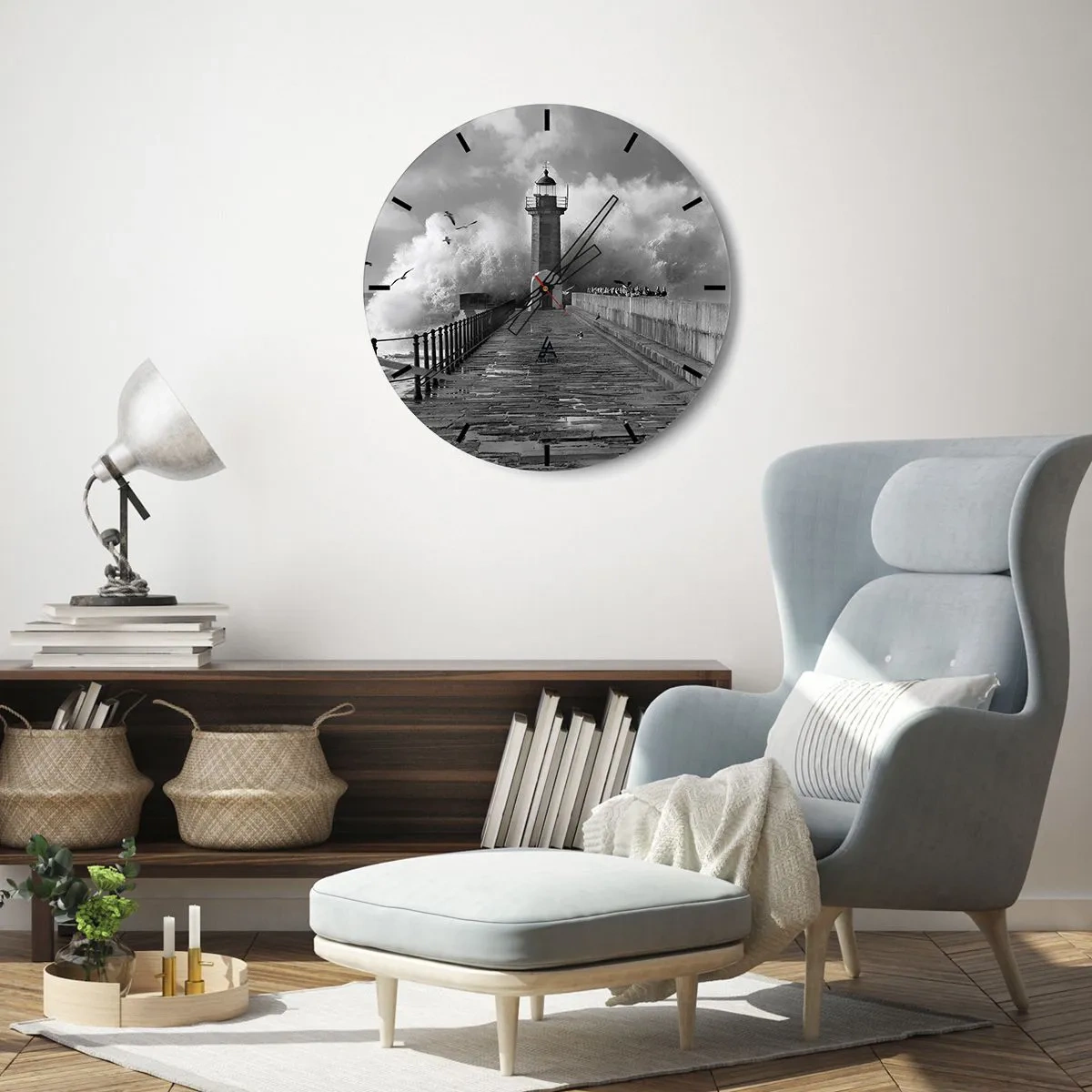 Zegar ścienny - Latarnia morska na tle wzburzonych fal i mew - 30x30cm - Nieustraszona - Nowoczesna dekoracja ścienna do salonu, kuchni i sypialni ARTTOR